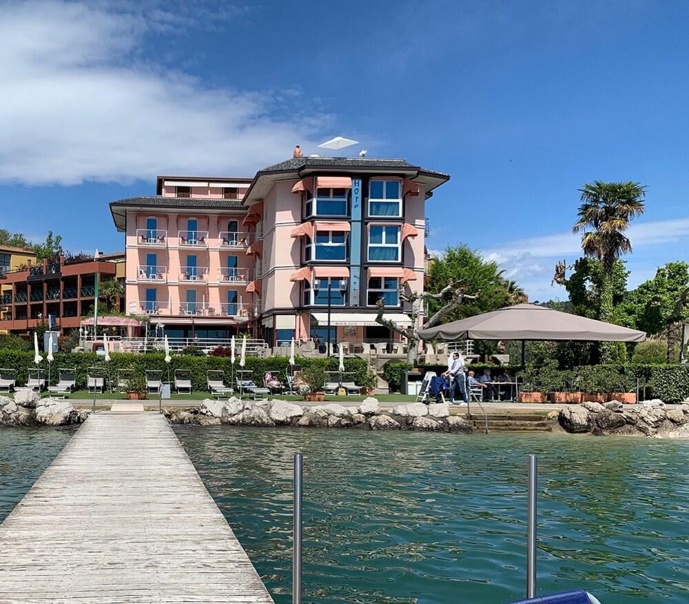 Kriss Internazionale Hotel Bardolino Ngoại thất bức ảnh