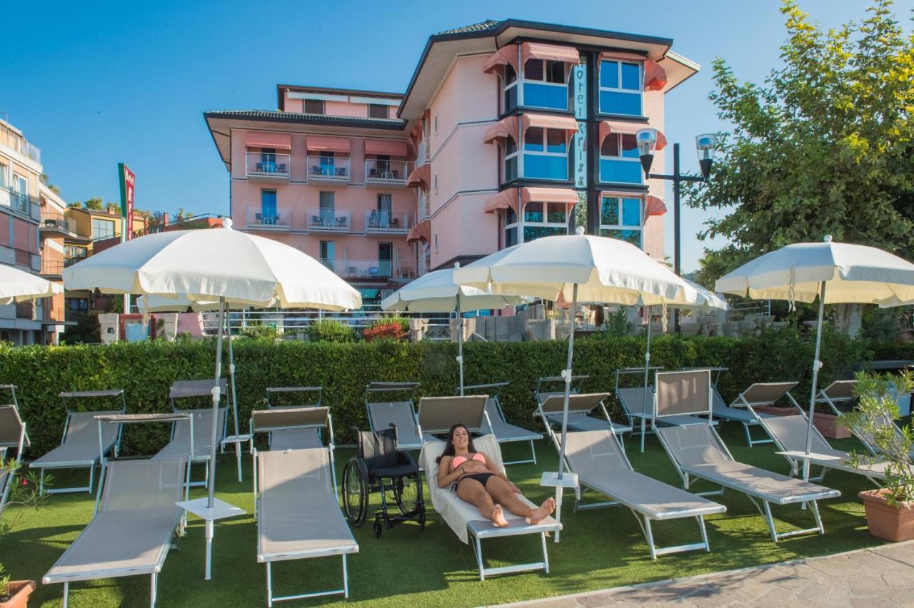 Kriss Internazionale Hotel Bardolino Ngoại thất bức ảnh