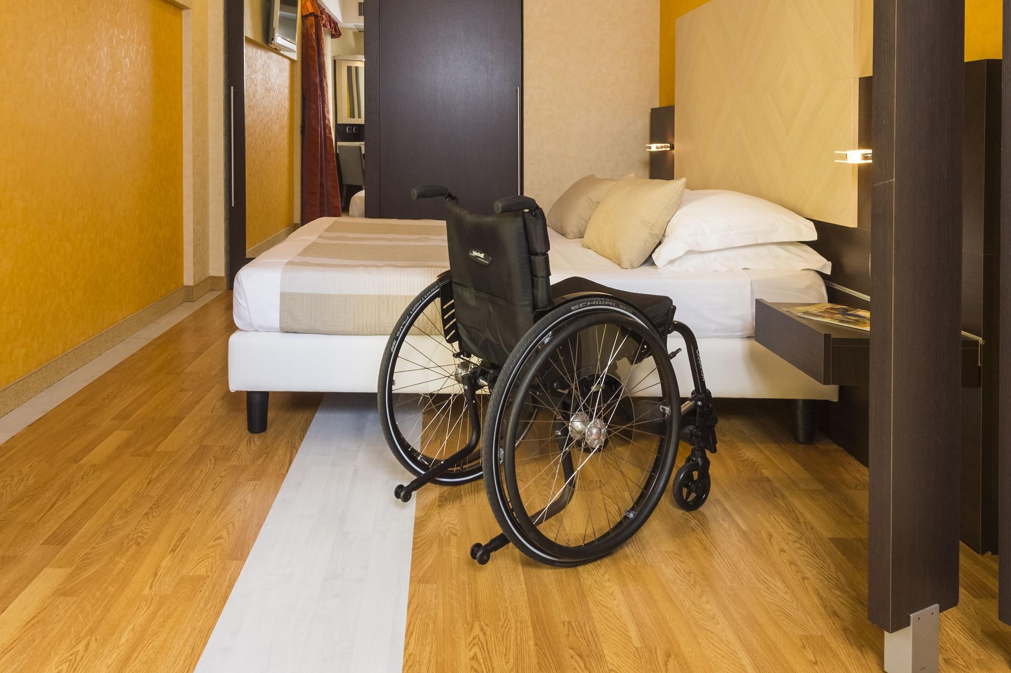 Kriss Internazionale Hotel Bardolino Ngoại thất bức ảnh