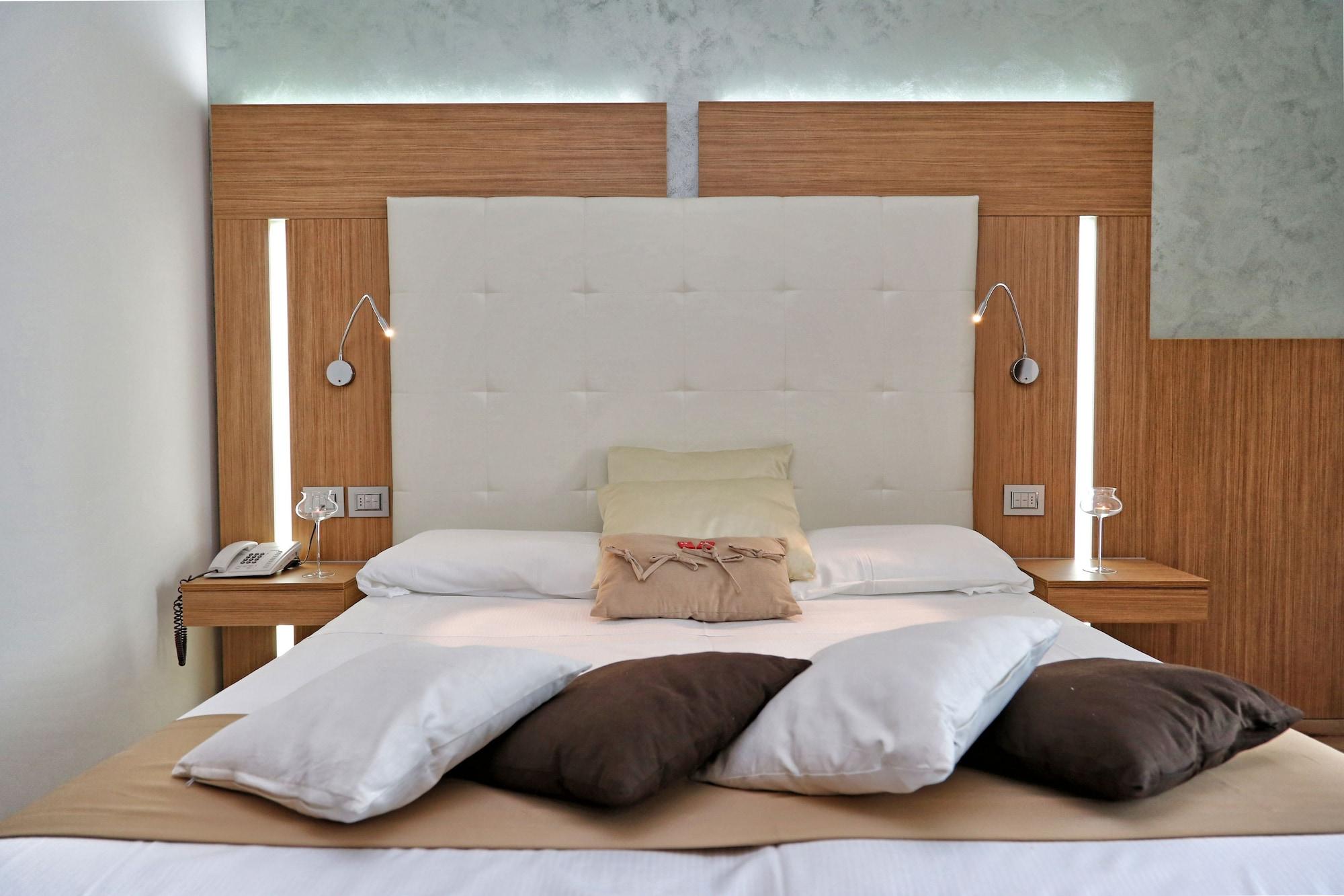 Kriss Internazionale Hotel Bardolino Ngoại thất bức ảnh