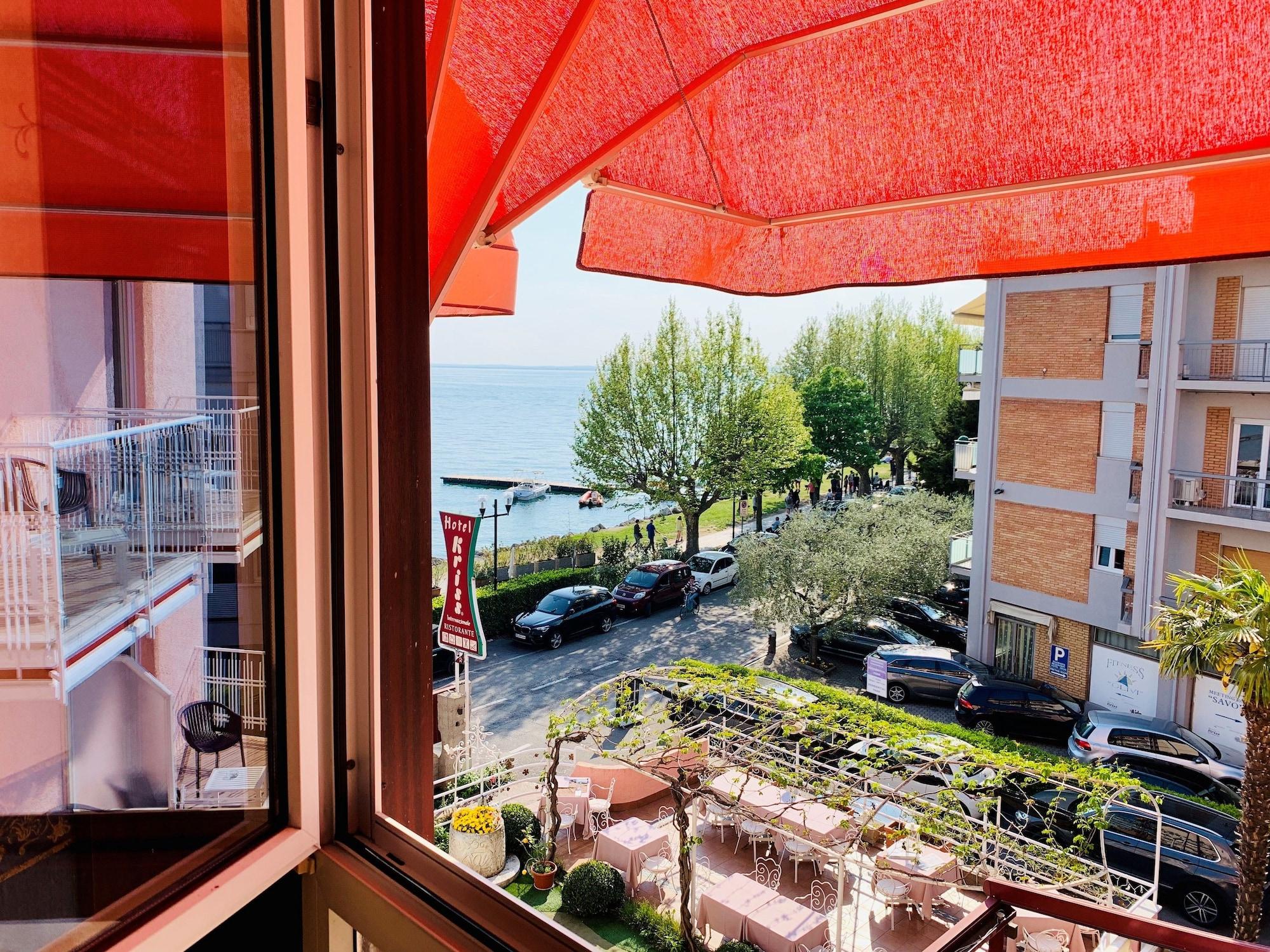 Kriss Internazionale Hotel Bardolino Ngoại thất bức ảnh