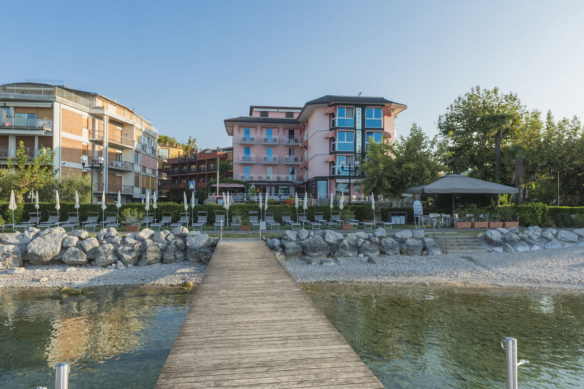 Kriss Internazionale Hotel Bardolino Ngoại thất bức ảnh