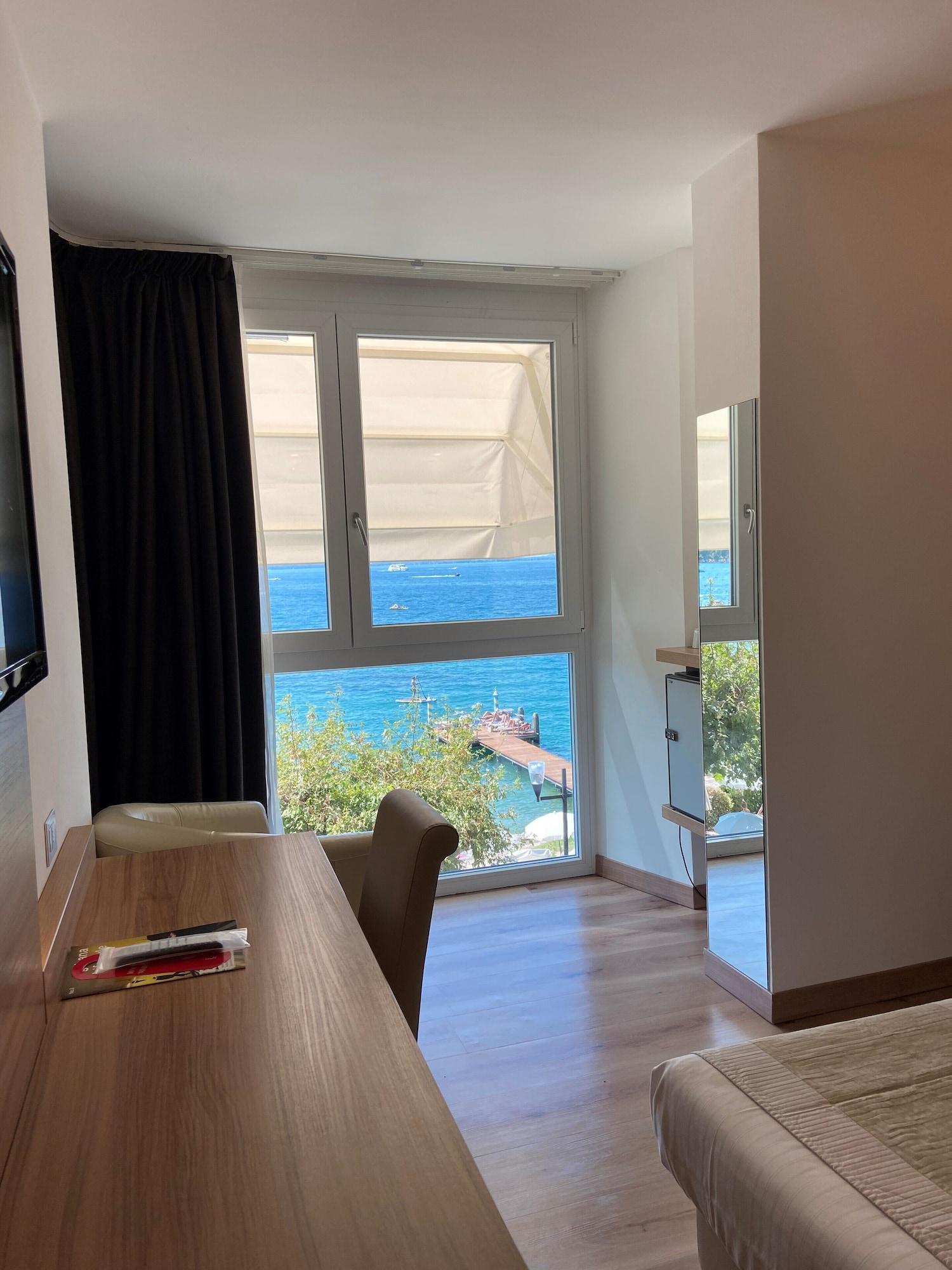 Kriss Internazionale Hotel Bardolino Ngoại thất bức ảnh