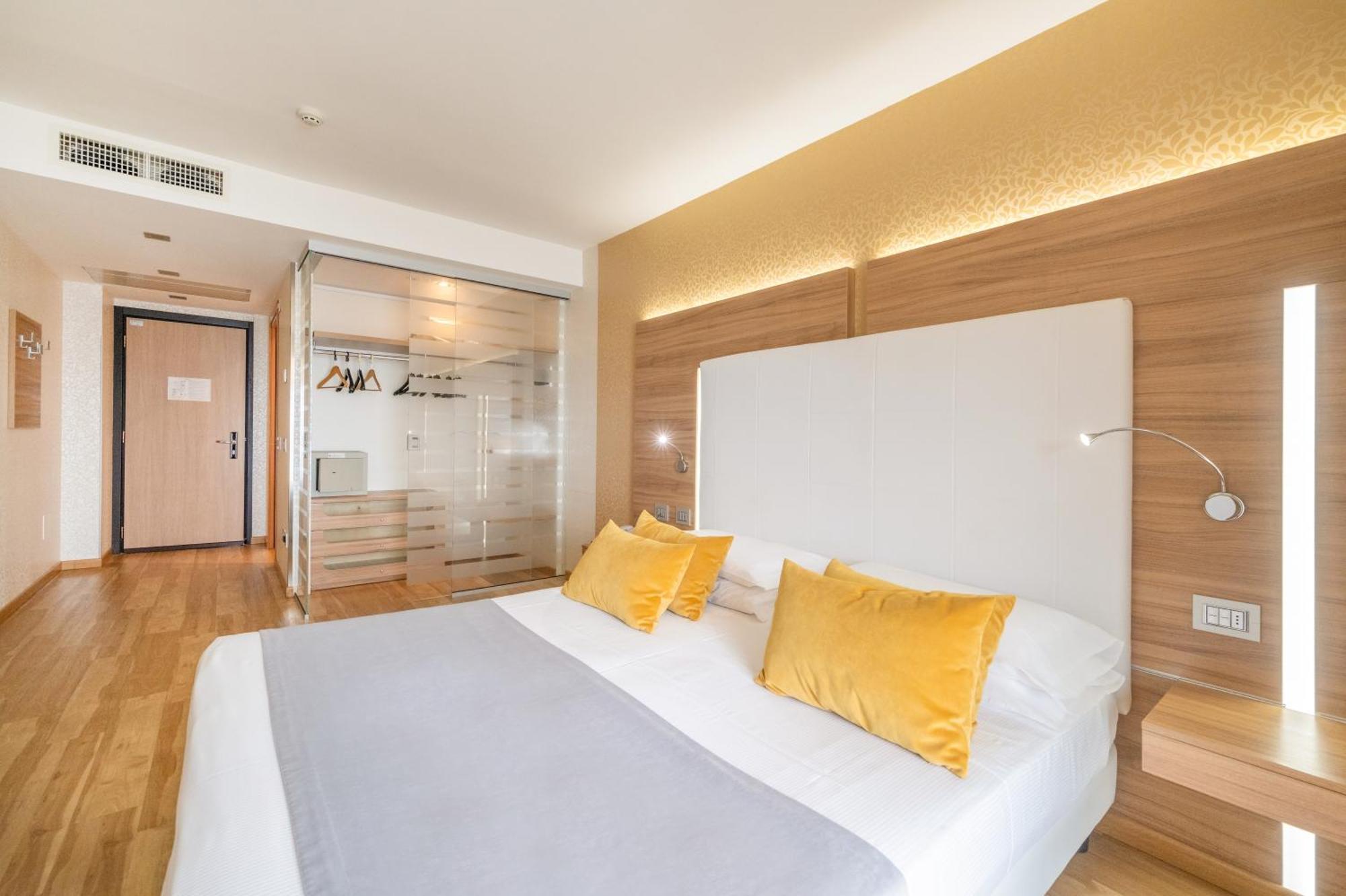 Kriss Internazionale Hotel Bardolino Ngoại thất bức ảnh
