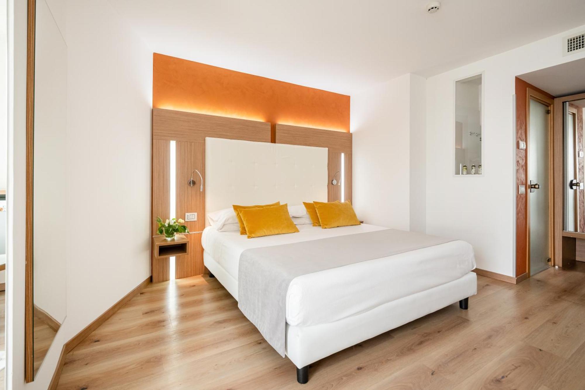 Kriss Internazionale Hotel Bardolino Ngoại thất bức ảnh