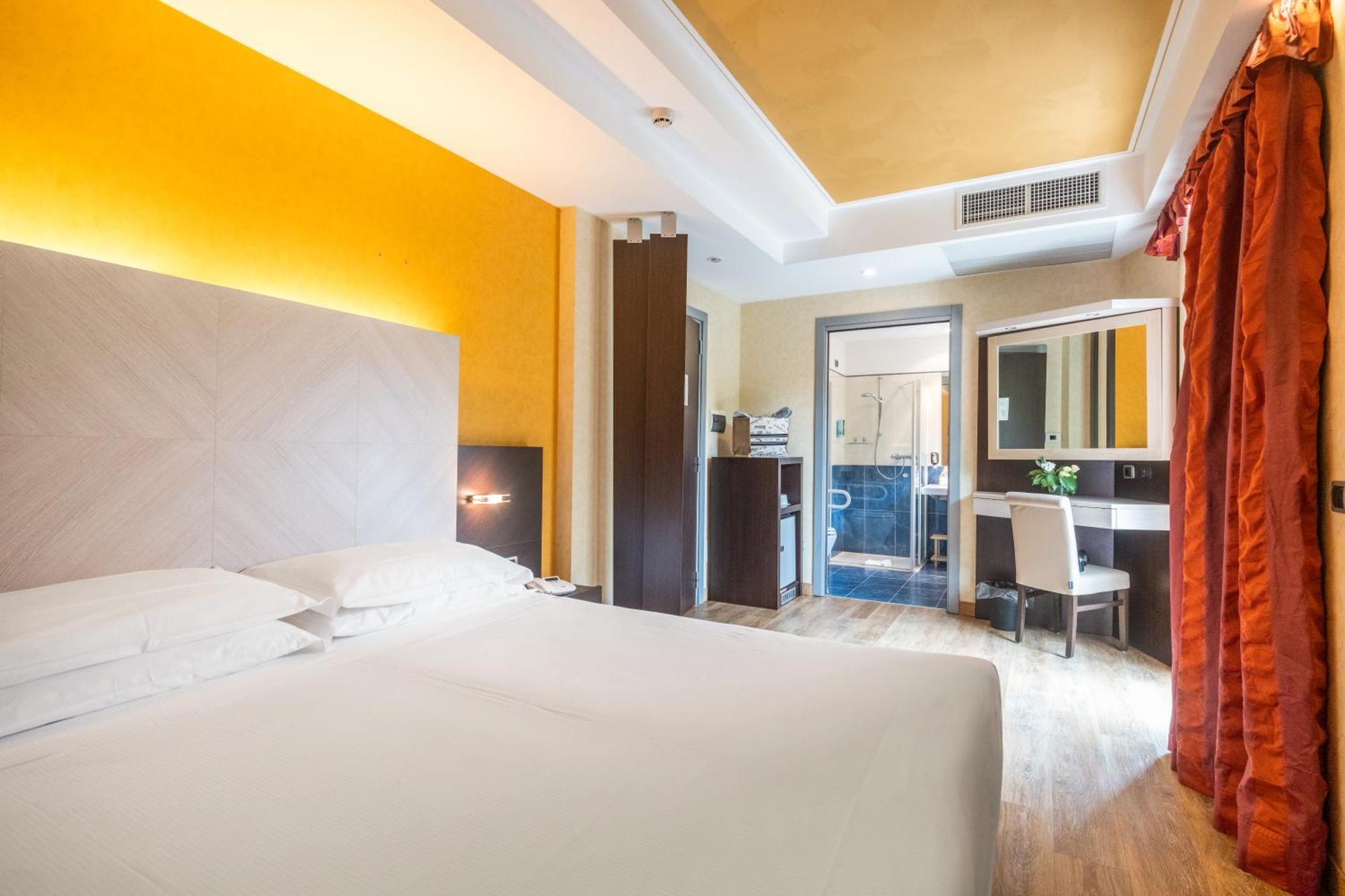 Kriss Internazionale Hotel Bardolino Ngoại thất bức ảnh