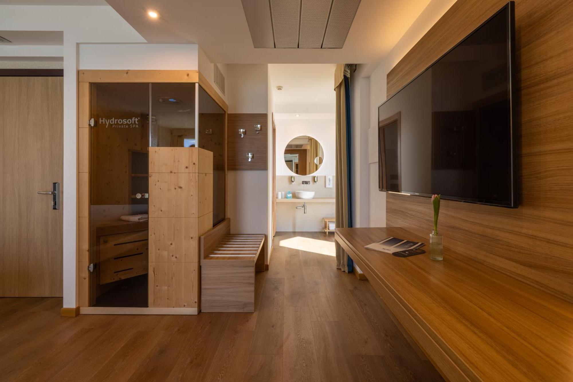 Kriss Internazionale Hotel Bardolino Ngoại thất bức ảnh