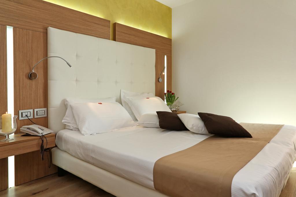 Kriss Internazionale Hotel Bardolino Ngoại thất bức ảnh